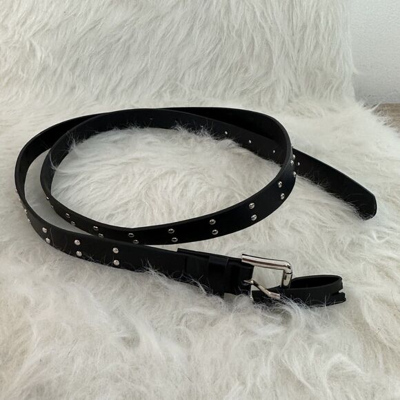 New Torrid‎ Skinny Belt Faux Patent Leather Black Studs Size 0/L/12 Metal Buckle - Picture 1 of 10